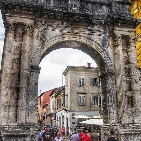 Βίλα John Πούλα